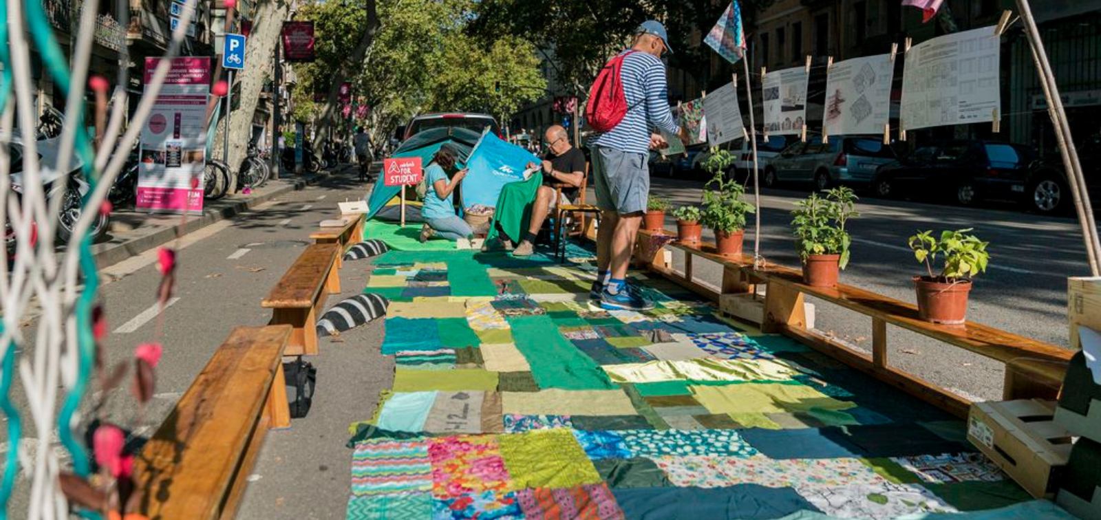 TRANSFORMACIÓN DE ESPACIOSParking Day: las plazas toman el lugar de los autos por un día