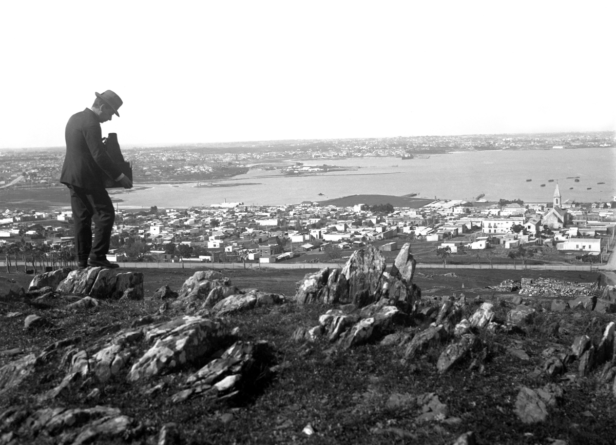 ARCHIVOS FOTOGRÁFICOS LOCALESEl Centro de Fotografía de Montevideo y el resguardo del archivo y la identidad local