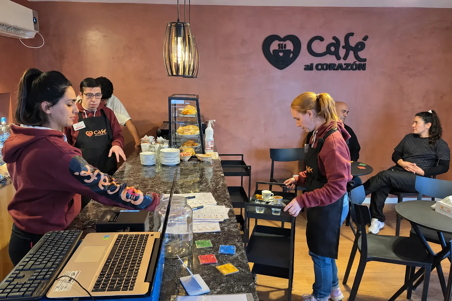 Café al Corazón: el taller de Jesús María que da trabajo a personas con discapacidad