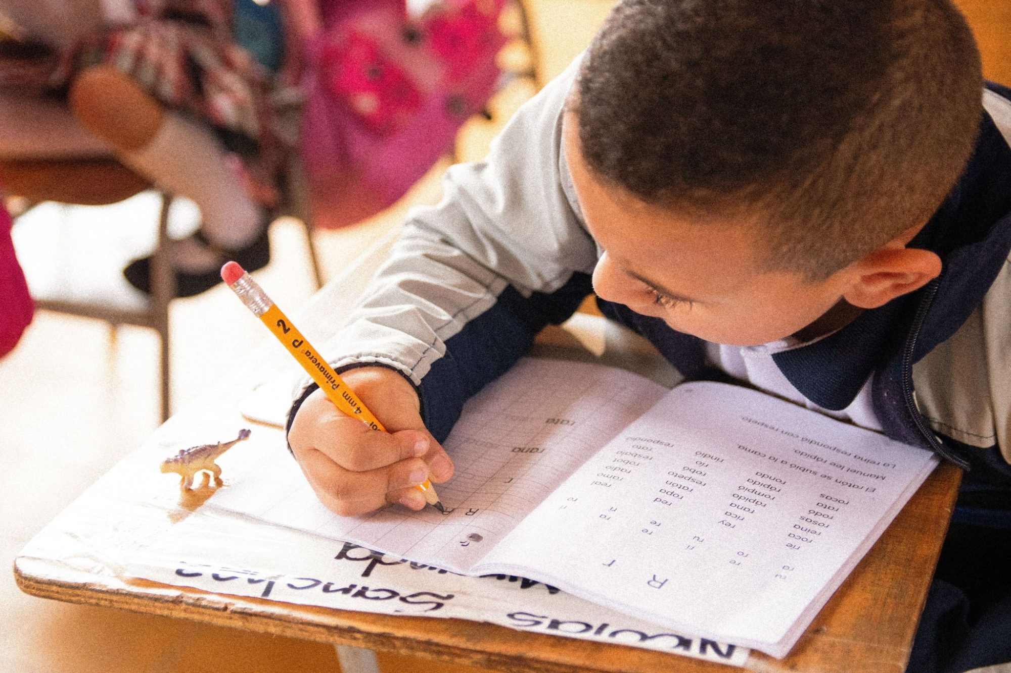 Cómo Arrecifes usa la ciencia de la lectura para alfabetizar fuera de la escuela